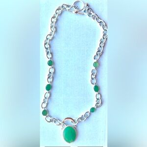 Stunning silver nexklace